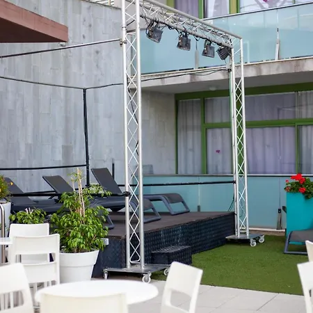 Apartment 4 *