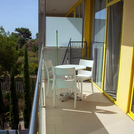4 Apartment *